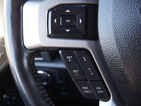 Used 2020 Ford F350 Platinum w/ FX4 Off-Road Package image 32