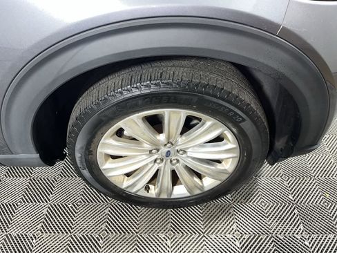 Used 2021 Ford Explorer Limited w/ Equipment Group 301A image 10