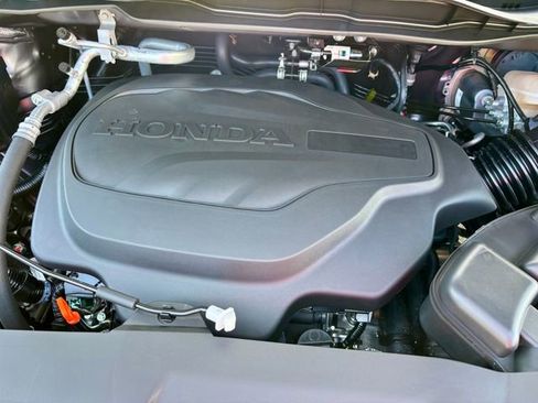 New 2026 Honda Odyssey Touring image 7