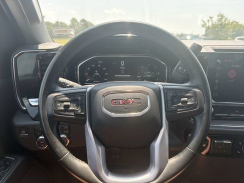 Used 2025 GMC Sierra 1500 SLT AWD/4WD image 21