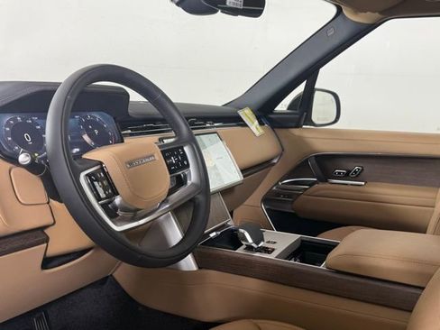 New 2025 Land Rover Range Rover Long Wheelbase SE image 5