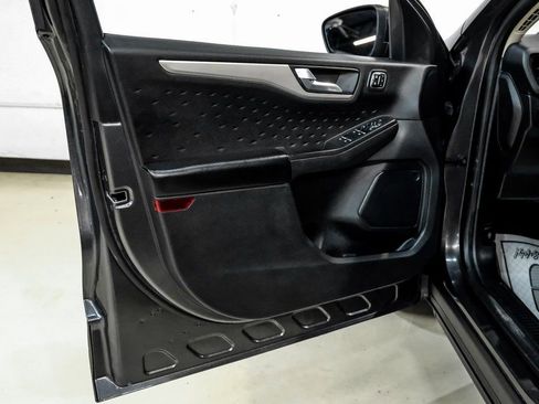 Used 2020 Ford Escape SEL image 41