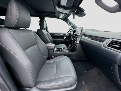 Used 2022 Lexus GX 460 Premium w/ Premium Package image 21