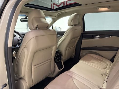 Used 2017 Lincoln MKX Reserve image 25