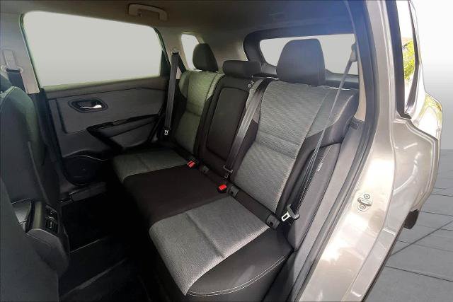 Certified 2023 Nissan Rogue SV FWD image 19