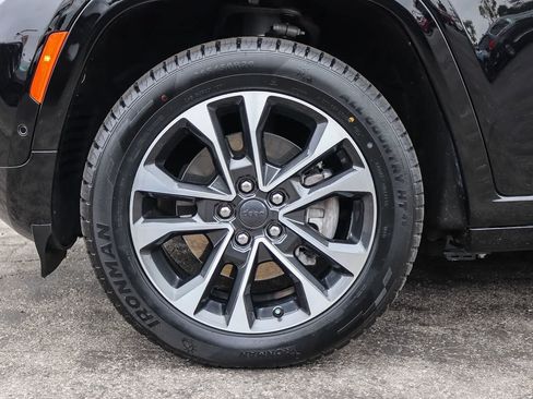 Used 2023 Jeep Grand Cherokee Overland w/ Advanced Protech Group III AWD/4WD image 10