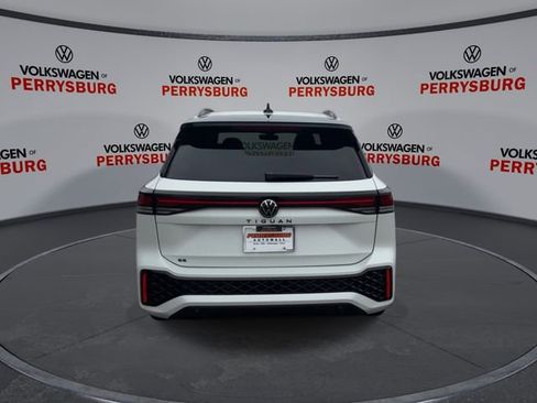 New 2026 Volkswagen Tiguan SE R-Line FWD image 7