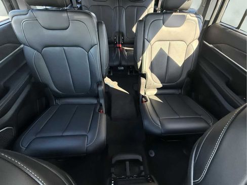 Used 2021 Jeep Grand Cherokee L Limited w/ Luxury Tech Group II image 15