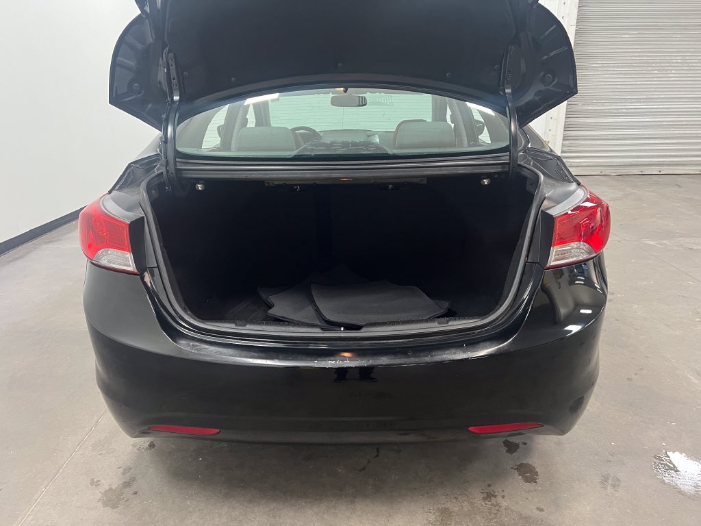 Used 2013 Hyundai Elantra GLS w/ Preferred Pkg FWD image 23