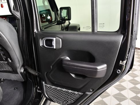 Used 2020 Jeep Gladiator Rubicon w/ LED Lighting Group AWD/4WD image 45