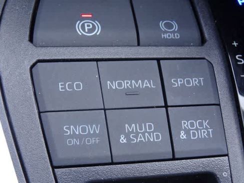 Certified 2025 Toyota RAV4 XLE AWD/4WD image 31