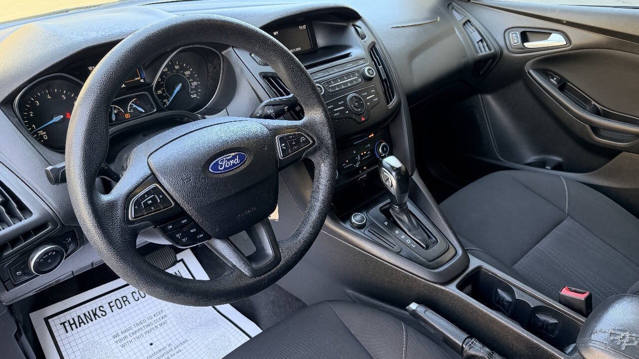 Used 2016 Ford Focus SE FWD image 10