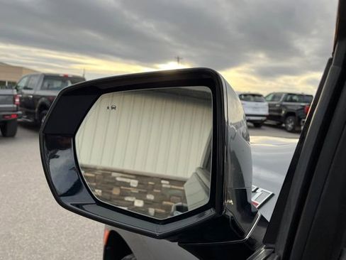 Used 2022 Chevrolet Suburban Z71 w/ Off-Road Capability Package image 30