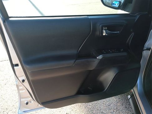 Used 2020 Toyota Tacoma TRD Sport image 20