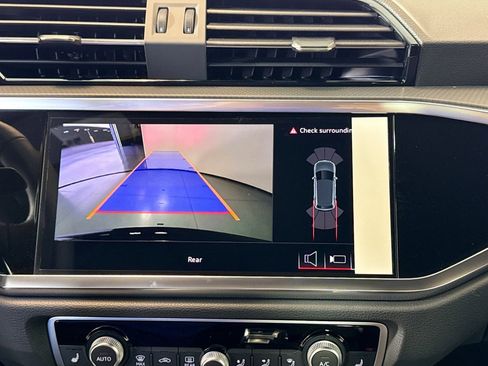 New 2025 Audi Q3 2.0T Premium image 13