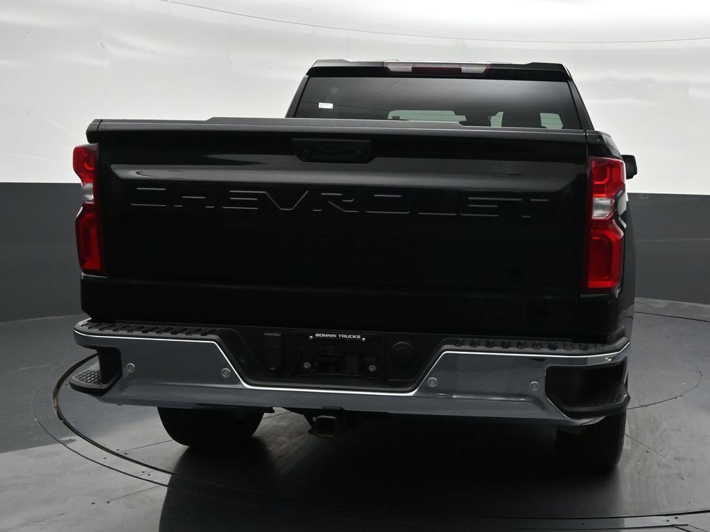 Used 2023 Chevrolet Silverado 1500 LTZ RWD image 4