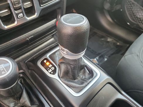 Used 2020 Jeep Gladiator Sport w/ Quick Order Package 24S image 21