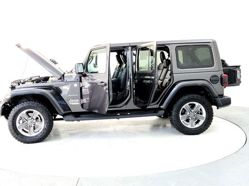 Used 2019 Jeep Wrangler Unlimited Sahara w/ Dual Top Group image 10