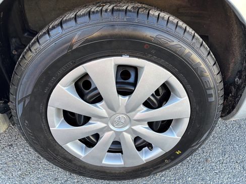 Used 2011 Toyota Corolla LE image 34