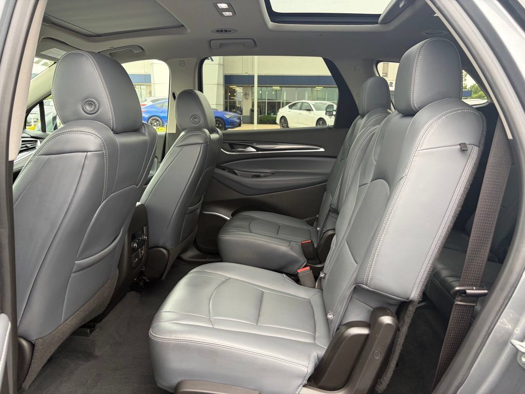 Used 2021 Buick Enclave Essence w/ Sound and Sites Package AWD/4WD image 29