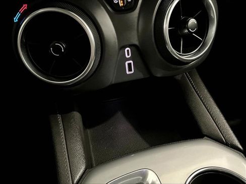 Used 2022 Chevrolet Blazer LT FWD image 26