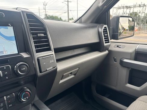 Used 2017 Ford F150 XLT w/ Equipment Group 302A Luxury AWD/4WD image 38