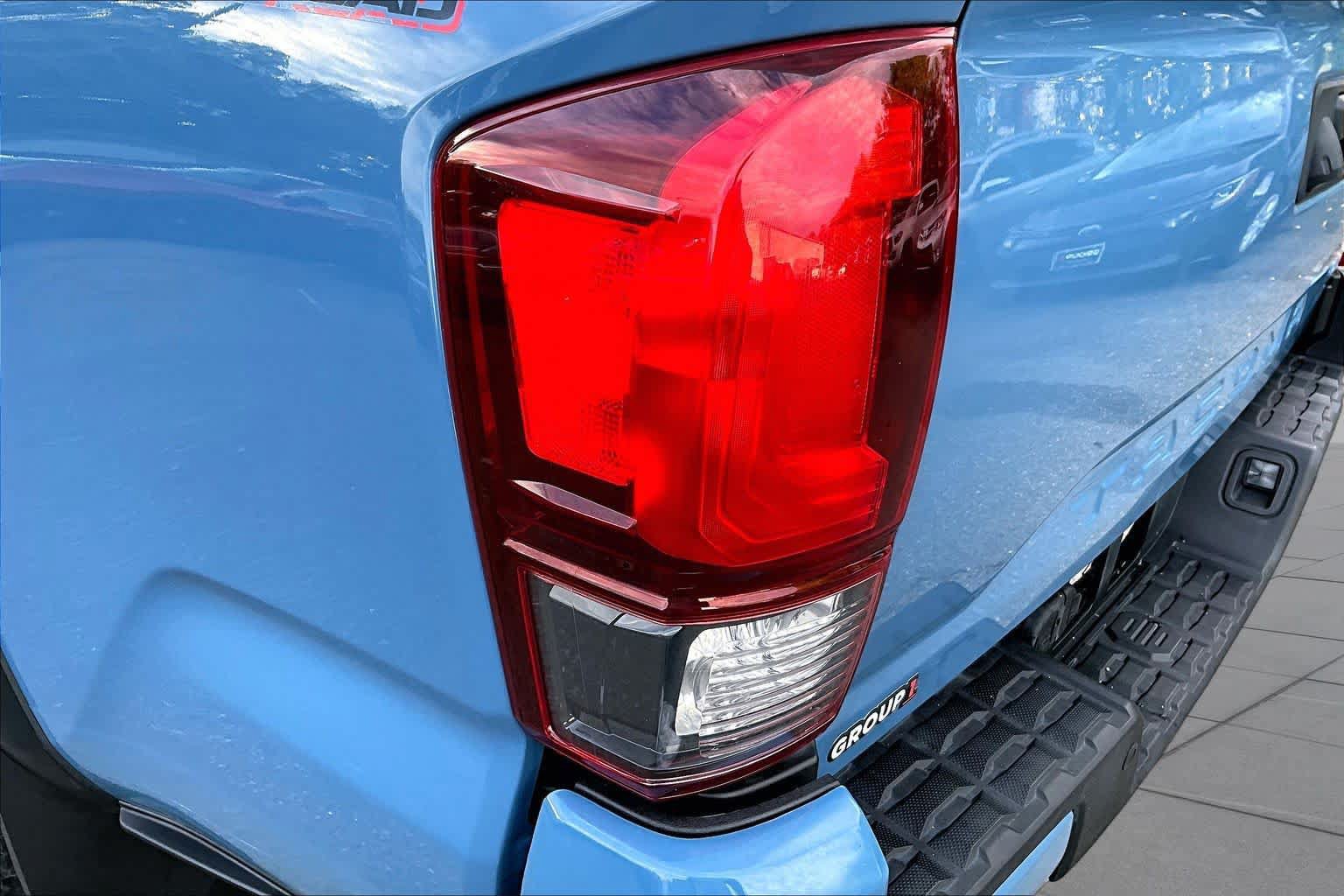 Used 2019 Toyota Tacoma TRD Off-Road w/ Technology Package AWD/4WD image 26
