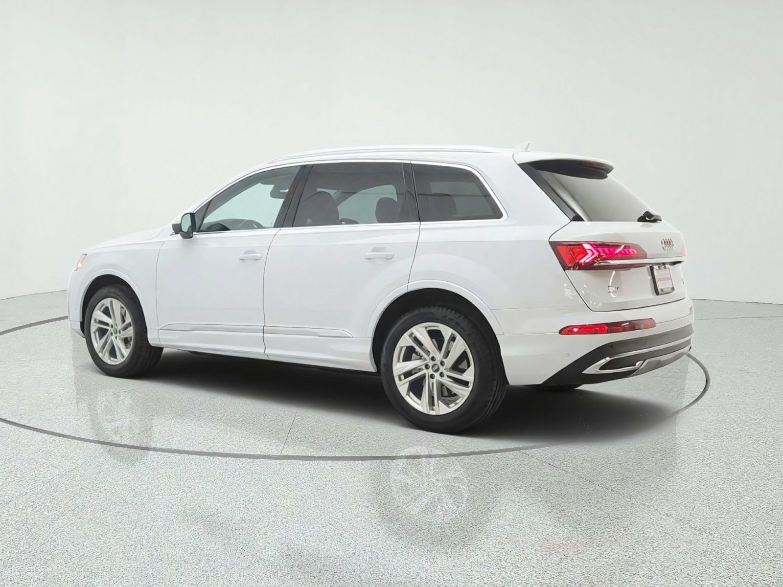 Used 2023 Audi Q7 2.0T Premium w/ Convenience Package AWD/4WD image 7