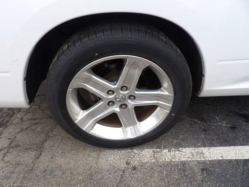 Used 2018 RAM 1500 Express image 18