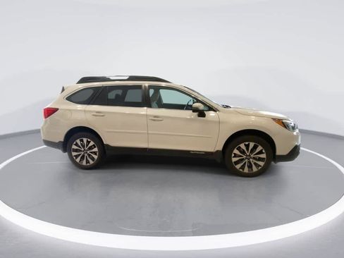 Used 2015 Subaru Outback 3.6R Limited AWD/4WD image 9
