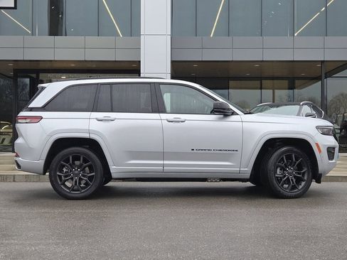 Used 2025 Jeep Grand Cherokee Limited 4xe image 35