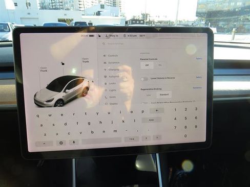 Used 2020 Tesla Model Y Long Range image 10