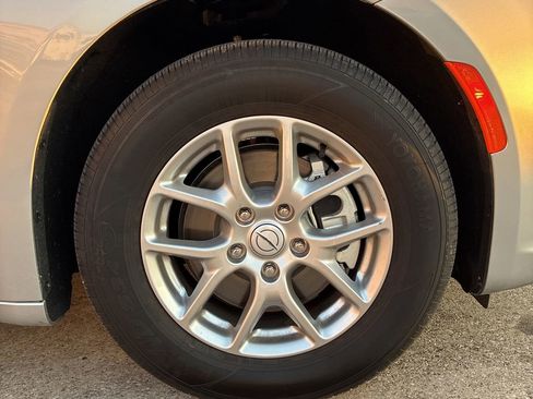 Used 2026 Chrysler Pacifica Select image 24