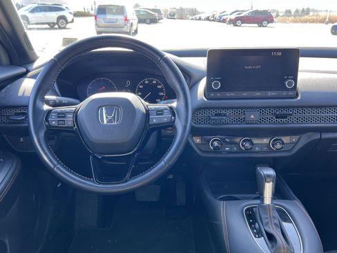 Used 2025 Honda HR-V Sport image 6