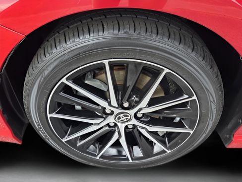 Used 2022 Toyota Camry SE image 9