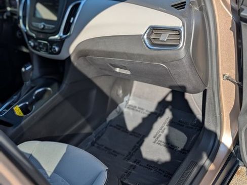 Used 2019 Chevrolet Equinox LT image 4