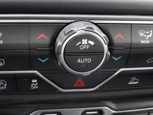 Used 2021 Jeep Gladiator Overland w/ Popular Equipment Package AWD/4WD image 30