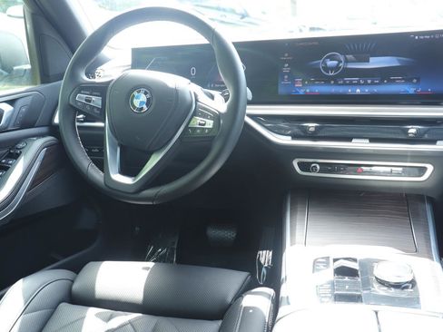 Used 2024 BMW X5 xDrive40i w/ Parking Assistance Package image 25