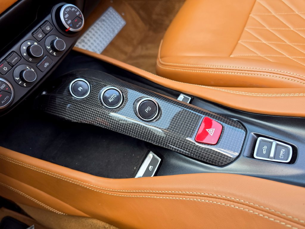 Used 2015 Ferrari California T RWD image 35