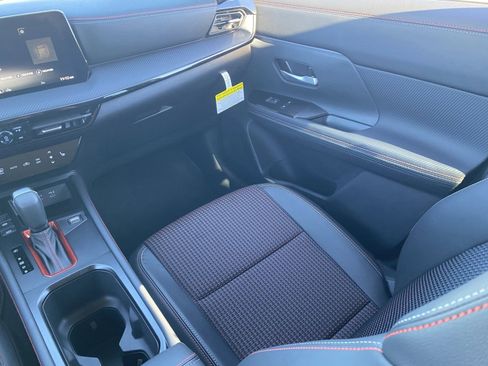 New 2026 Nissan Kicks SR w/ Cold Weather Package image 17