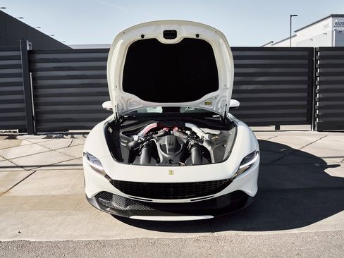 Used 2022 Ferrari Roma Base image 15