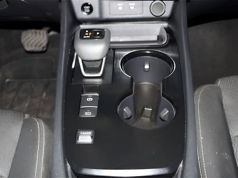 Used 2024 Nissan Rogue SV image 30