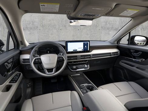 New 2026 Lincoln Corsair Reserve w/ Towing Package image 8