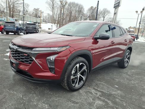 Used 2025 Chevrolet Trax RS w/ Sunroof Package image 7