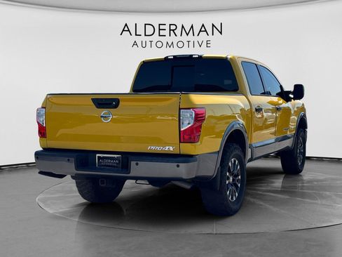 Used 2018 Nissan Titan PRO-4X w/ Pro-4x Convenience Package AWD/4WD image 5