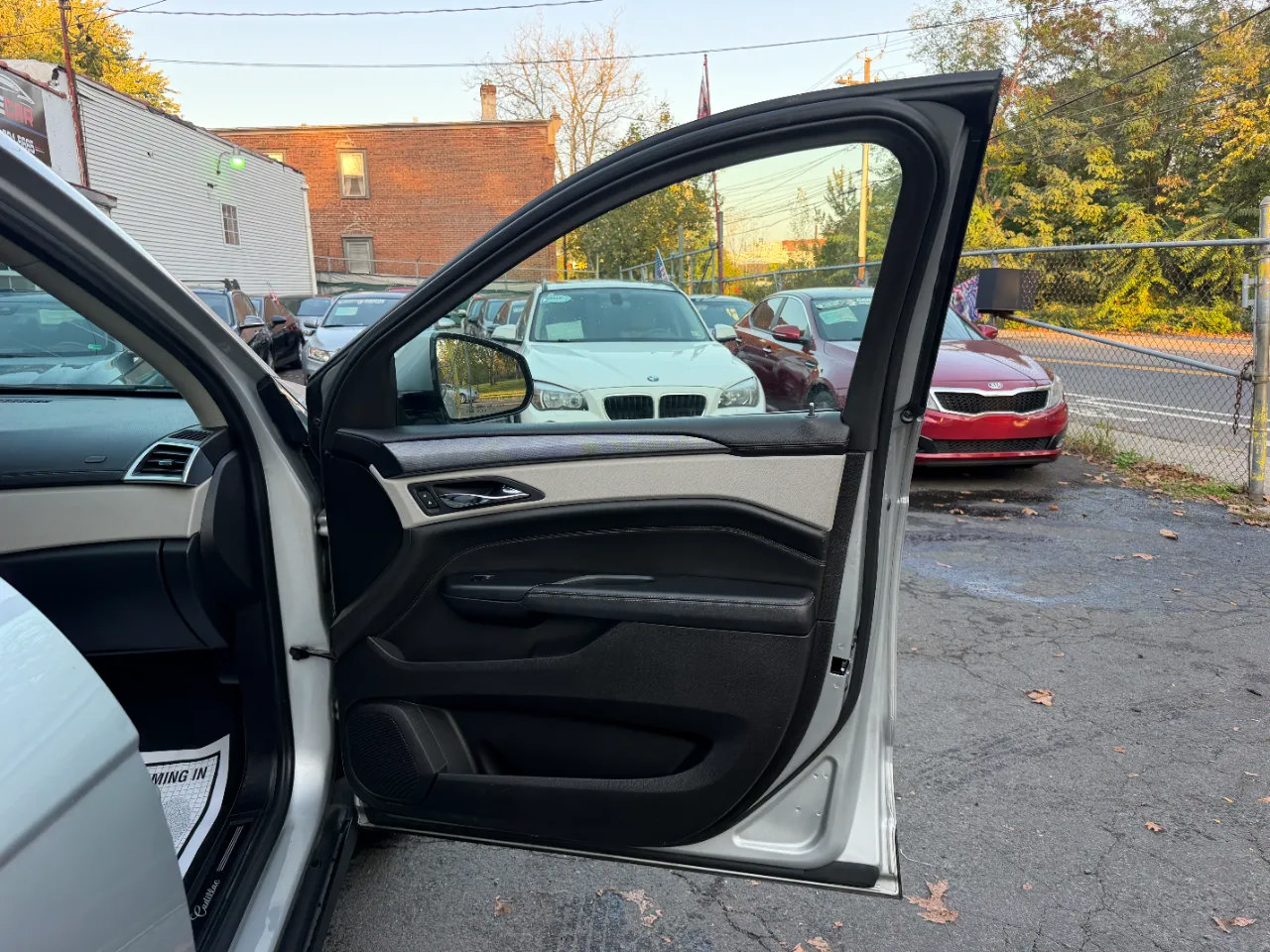 Used 2014 Cadillac SRX FWD image 38
