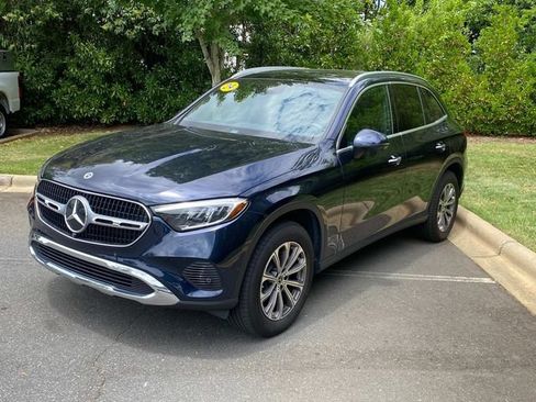 Used 2024 Mercedes-Benz GLC 300 4MATIC image 3