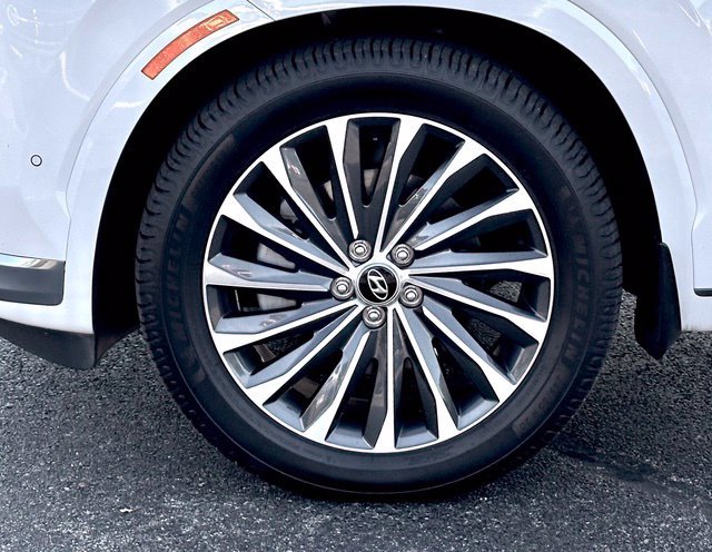 Used 2023 Hyundai Palisade Calligraphy w/ Winter Package FWD image 7