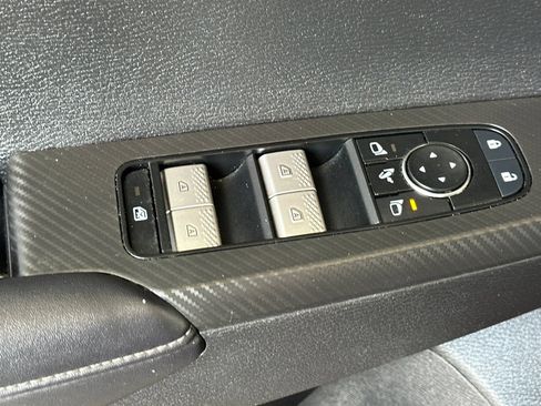 Used 2024 Mitsubishi Outlander SE FWD image 12