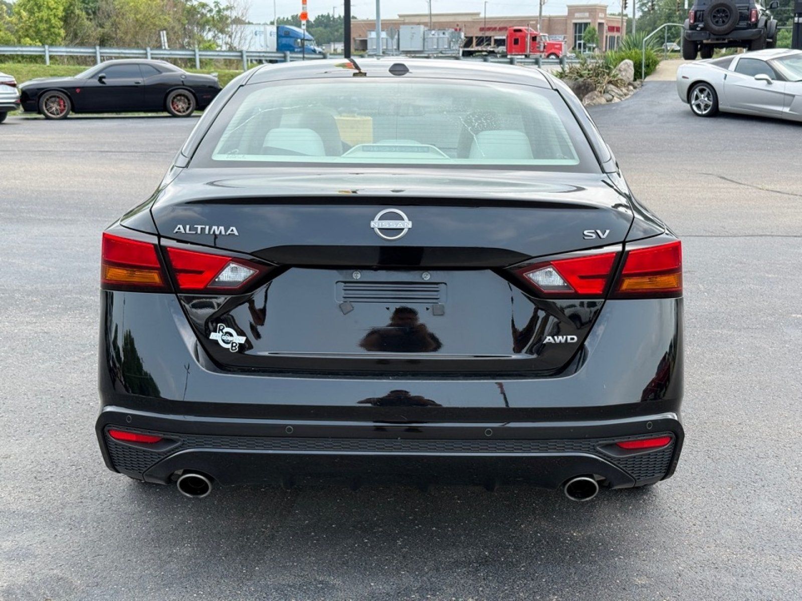 Used 2023 Nissan Altima 2.5 SV w/ SV Premium Package AWD/4WD image 7